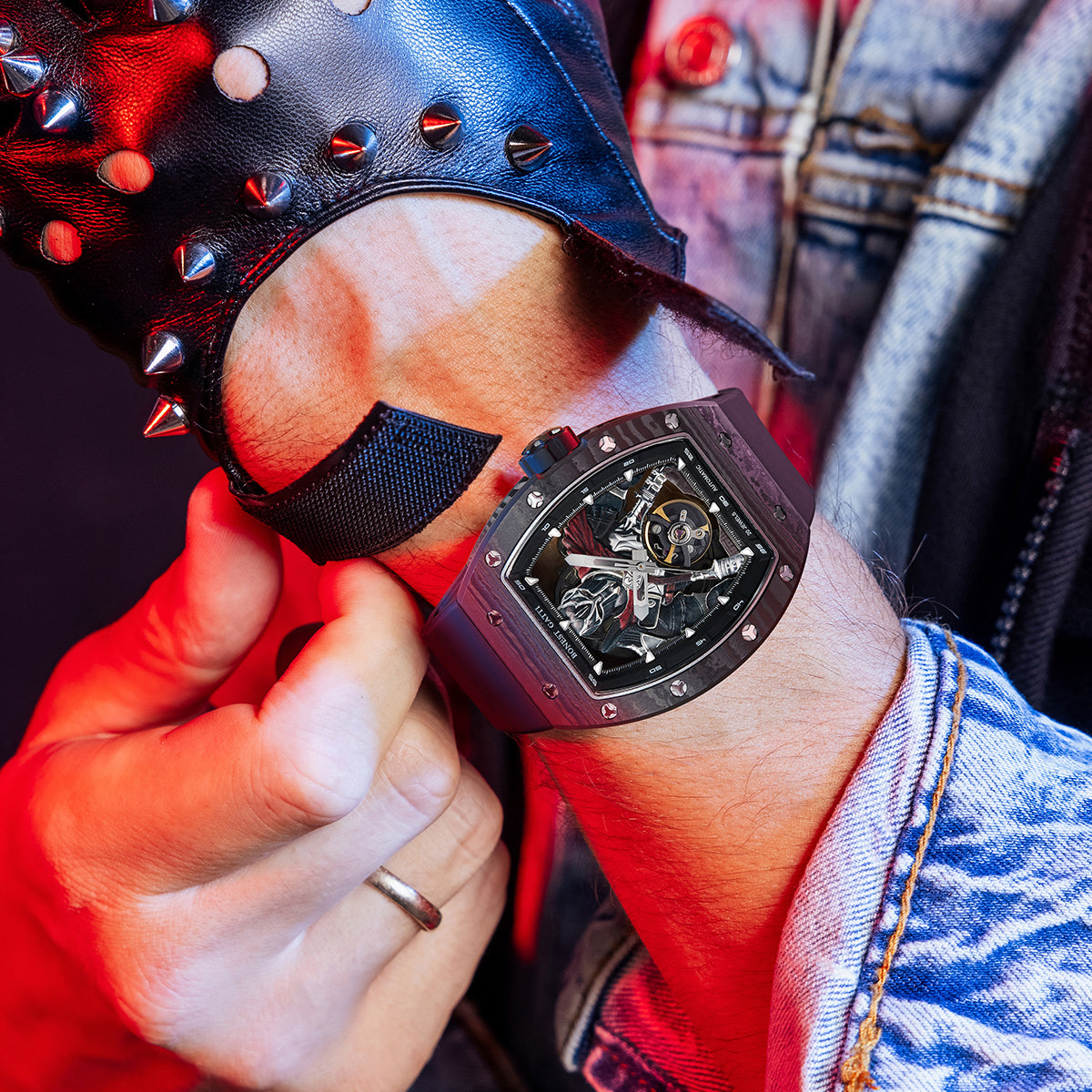 BONEST GATTI Automatic Tonneau Watch Spartan Warrior Series Carbon Fiber Skeleton Self Wind Movement Sapphire Crystal Luminous Watch BG9009