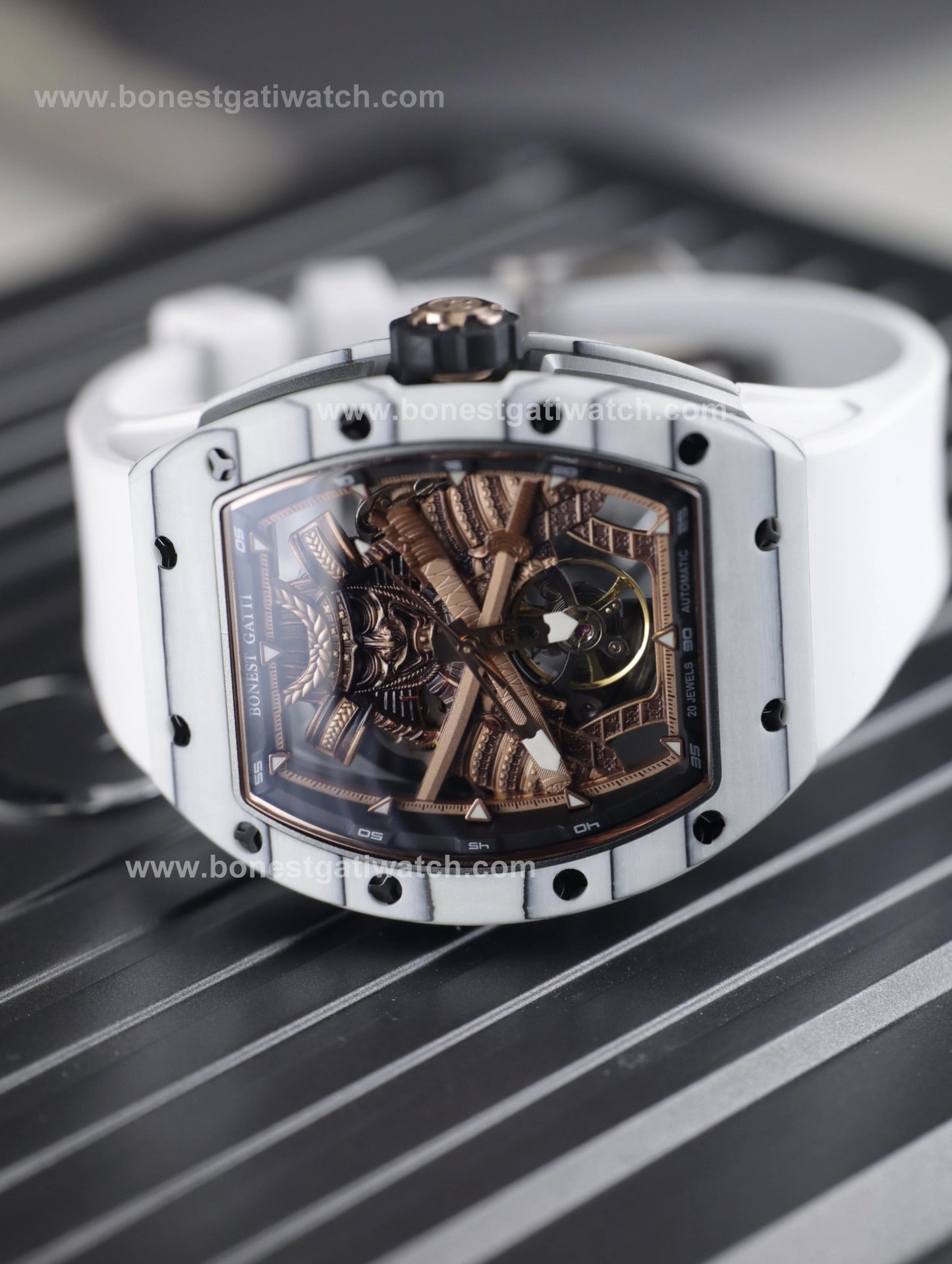 BONEST GATTI Automatic Tonneau Watch Phantom Black Warrior Dial Carbon Fiber Skeleton Self Wind Movement Sapphire Crystal Luminous Watch BG9008