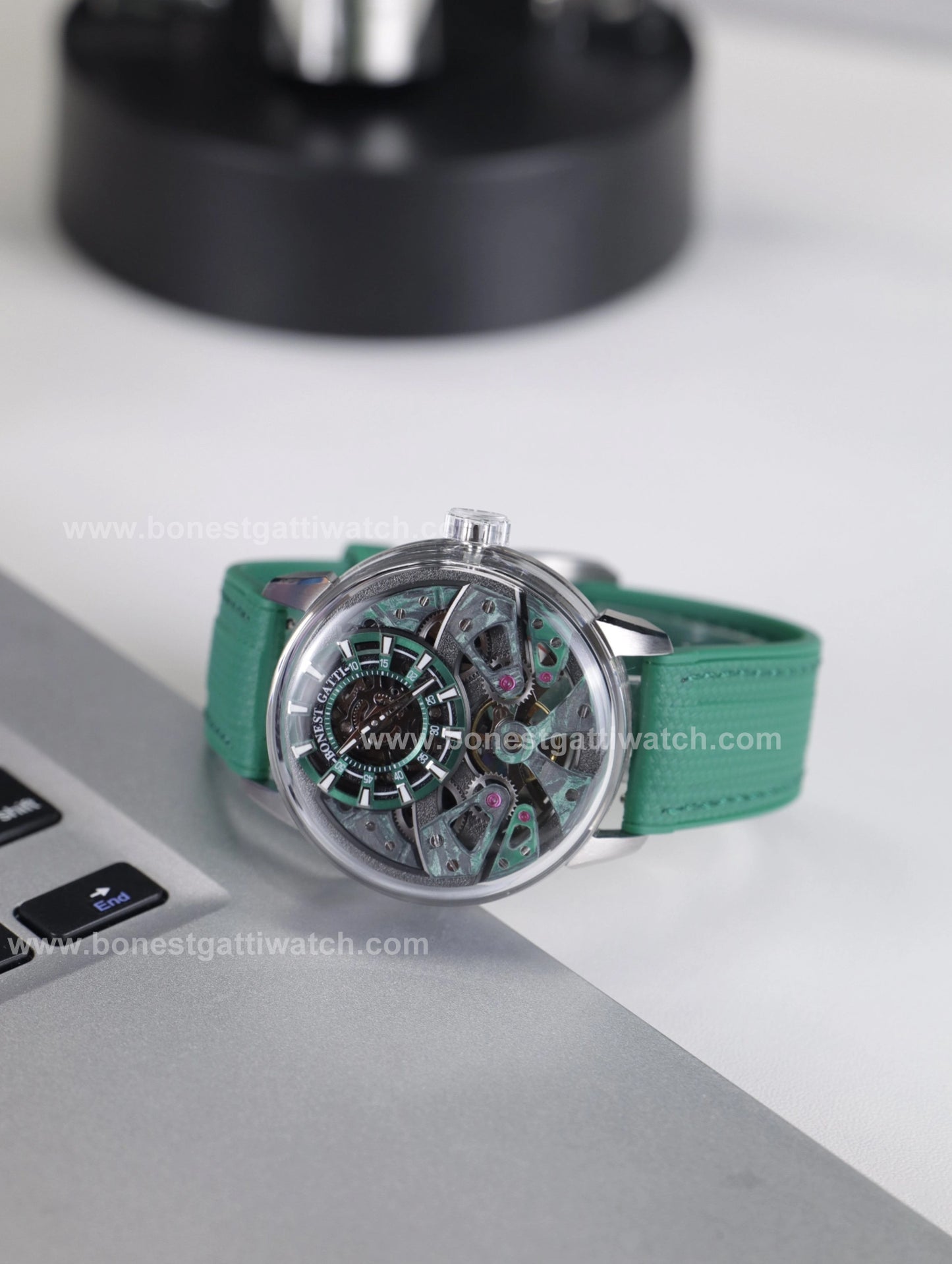 BONEST GATTI  Automatic Movement Round Shaped Carbon Fiber Dial watch 316L Case Dome Sapphire Crystal Fluororubber Strap 3ATM Waterproof Luminous BG4002