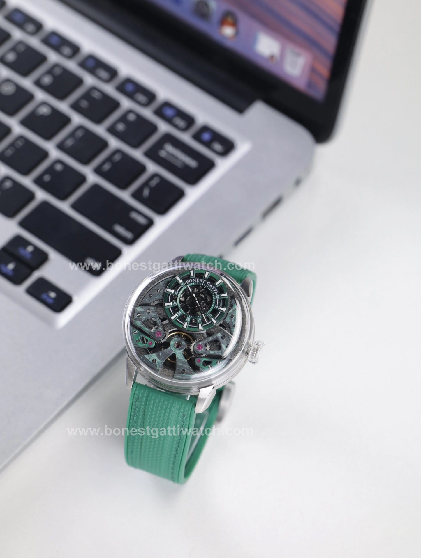 BONEST GATTI  Automatic Movement Round Shaped Carbon Fiber Dial watch 316L Case Dome Sapphire Crystal Fluororubber Strap 3ATM Waterproof Luminous BG4002