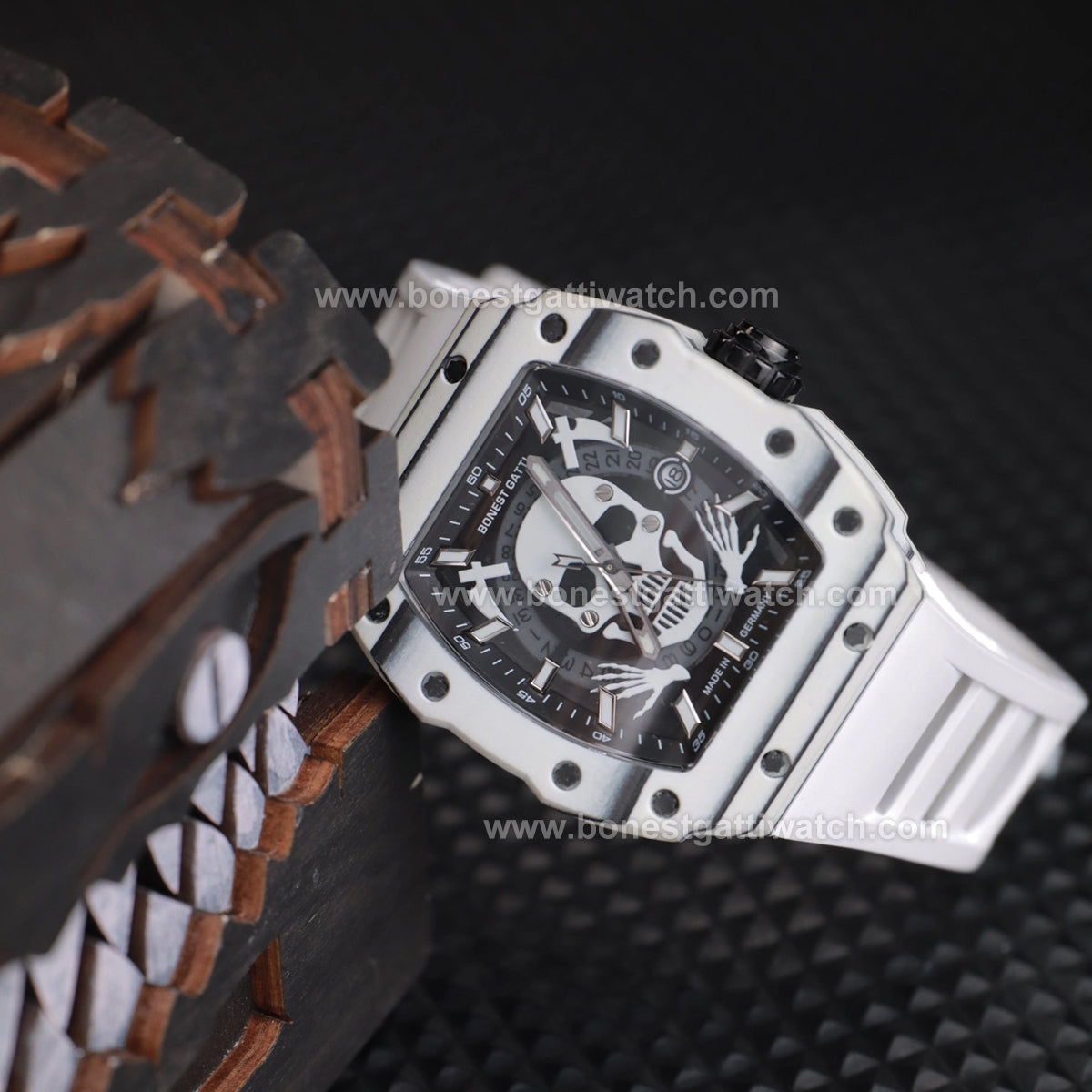 BONEST GATTI Carbon Fiber Skull Skeleton Tonneau Automatic Watch BG9909